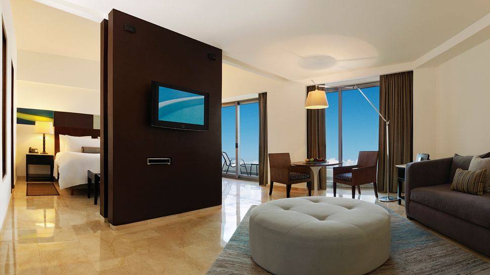 Live Aqua Cancun/墨西哥,金塔纳罗奥,坎昆_007257-07-bedroom-three-quater-wall-sea-view.jpg