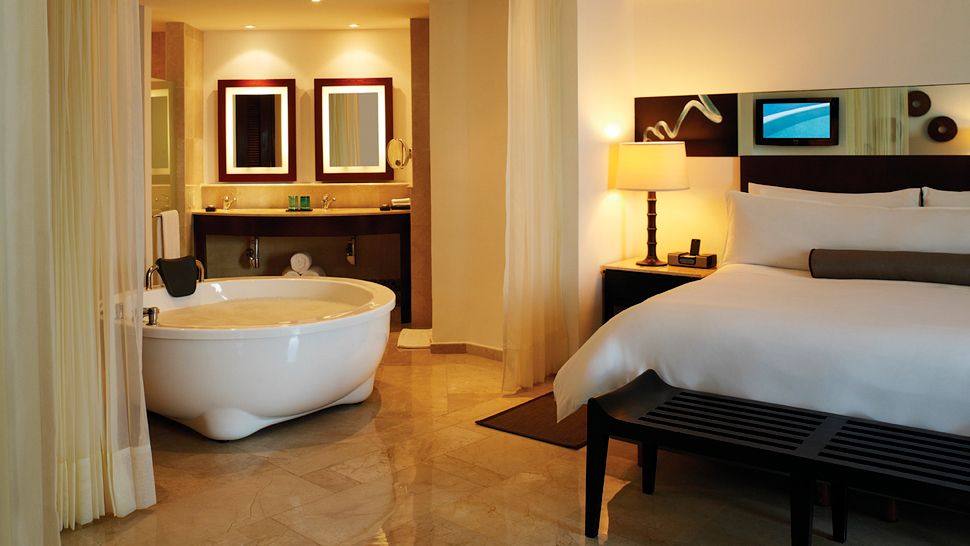 Live Aqua Cancun/墨西哥,金塔纳罗奥,坎昆_007257-12-studio-bedroom-oval-tub.jpg