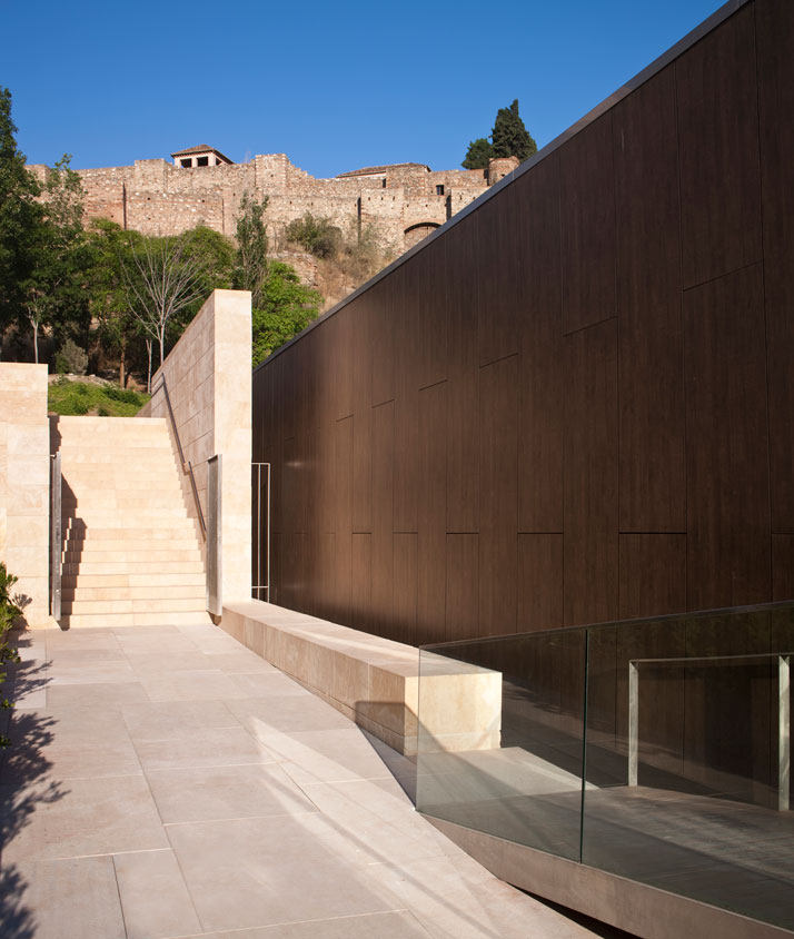 西班牙马拉加的罗马剧院游客中心_Visitor-Centre-of-The-Roman-Theatre-of-Malaga-by-Tejedor-Linares-and-Associates-.jpg