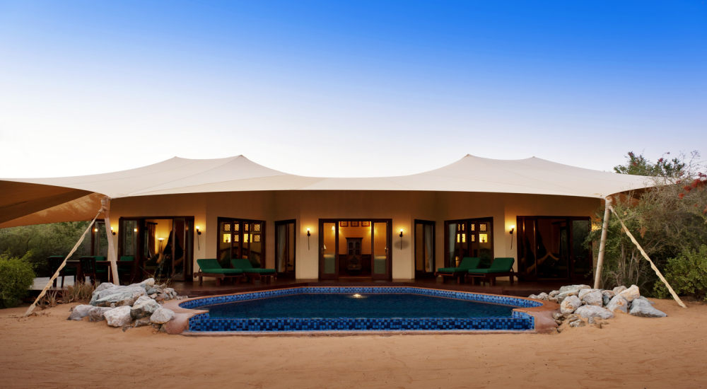 迪拜阿玛哈(AlMaha)沙漠度假酒店Al Maha Desert Resort and Spa, Dubai, United Arab Emirates_25)Al Maha Desert Resort and Spa—Royal Suite Exterior 拍攝者 Luxury Collection .jpg