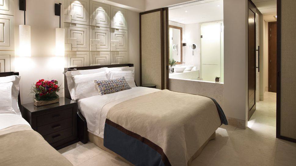 The Romanos/希腊,伯罗奔尼撒,麦西尼亚,科斯塔纳瓦里诺_008348-04-double-room-bath.jpg