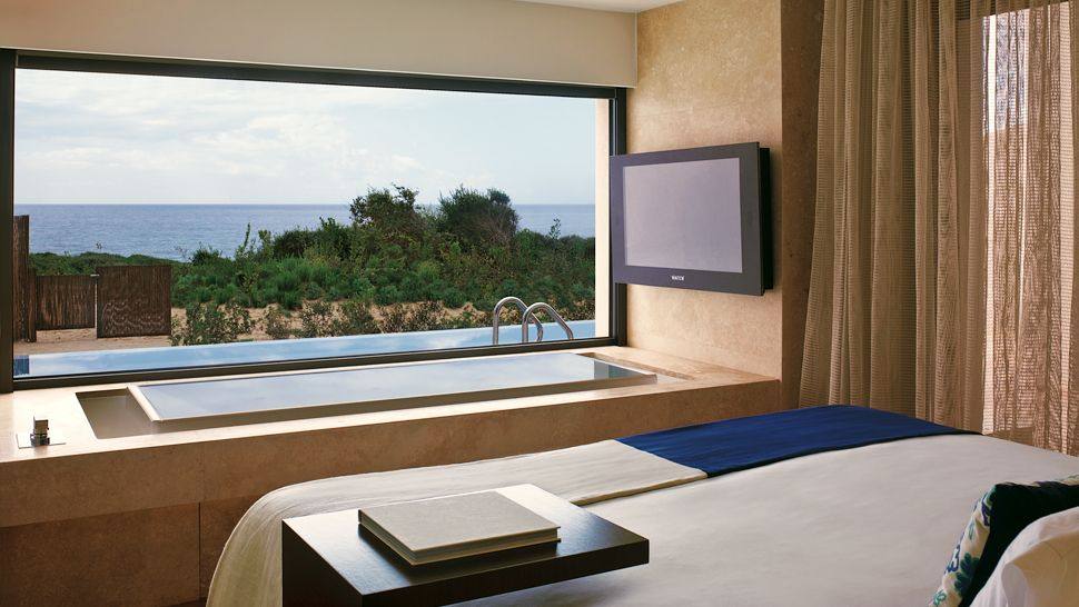 The Romanos/希腊,伯罗奔尼撒,麦西尼亚,科斯塔纳瓦里诺_008348-12-Premium-Grand-Infnity-Suite-View.jpg