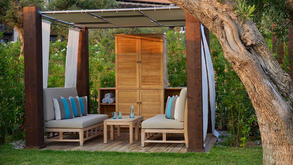 The Romanos/希腊,伯罗奔尼撒,麦西尼亚,科斯塔纳瓦里诺_008348-15-pool-cabanas.jpg
