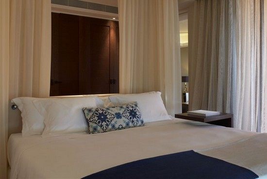 The Romanos/希腊,伯罗奔尼撒,麦西尼亚,科斯塔纳瓦里诺_GrandSuite-Bedroom_lg.jpg
