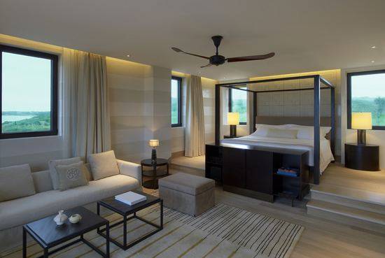 The Romanos/希腊,伯罗奔尼撒,麦西尼亚,科斯塔纳瓦里诺_VillaKoroniMasterBedroom1_lg.jpg