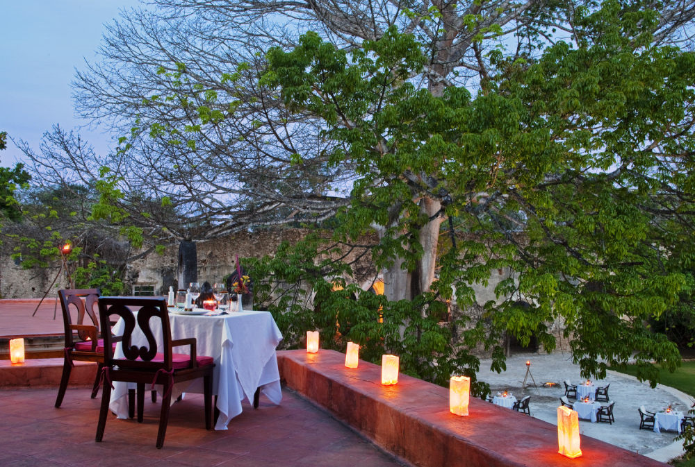 墨西哥坎佩切Hacienda Uayamon_21)Hacienda Uayamon—Romantic dinner 拍攝者 Luxury Collection Hotels and Resorts.jpg