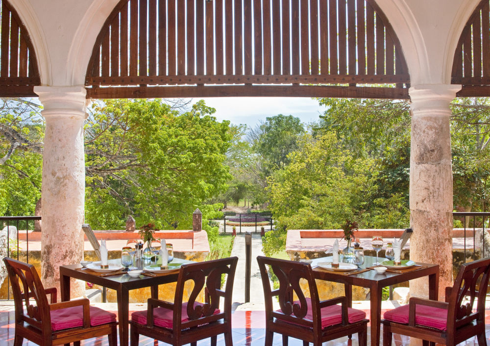 墨西哥坎佩切Hacienda Uayamon_22)Hacienda Uayamon—Restaurant Terrace 拍攝者 Luxury Collection Hotels and Reso.jpg