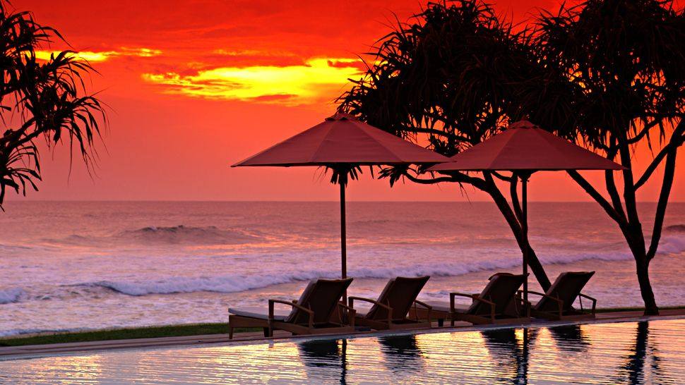 斯里兰卡The Fortress 酒店_002886-01-outdoor-pool-red-sunset.jpg