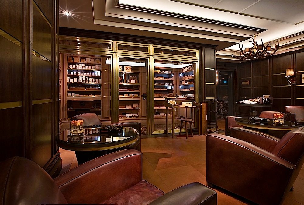 卡佩拉Breidenbacher Hof Capella Luxury Hotel In Germany 德国杜塞尔多夫_Cigar_Lounge_1.jpg