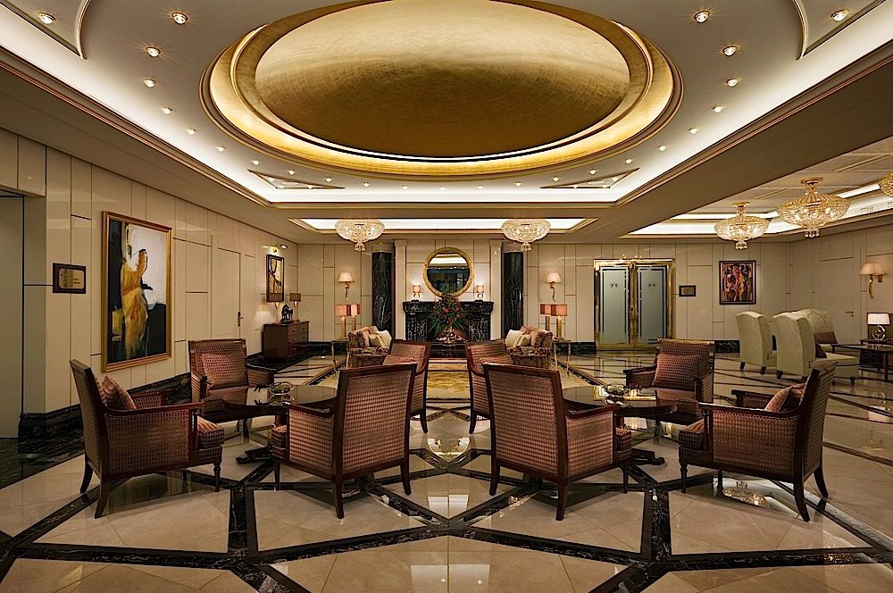 卡佩拉Breidenbacher Hof Capella Luxury Hotel In Germany 德国杜塞尔多夫_Downstairs_Lobby_Seating_1.jpg