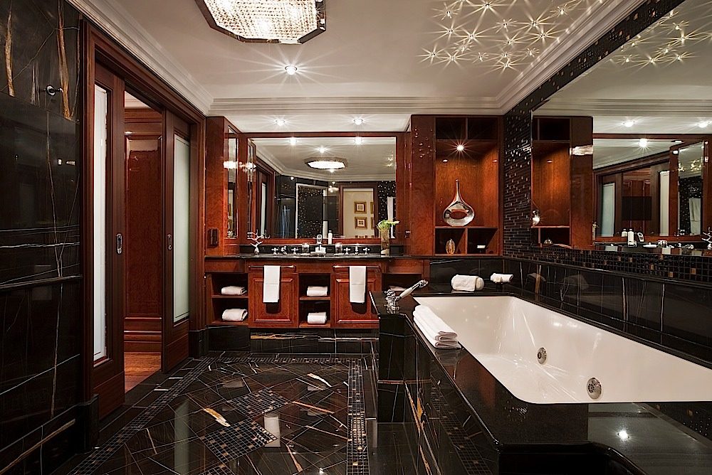 卡佩拉Breidenbacher Hof Capella Luxury Hotel In Germany 德国杜塞尔多夫_Presidential_Suite_Bath_No_Robe.jpg