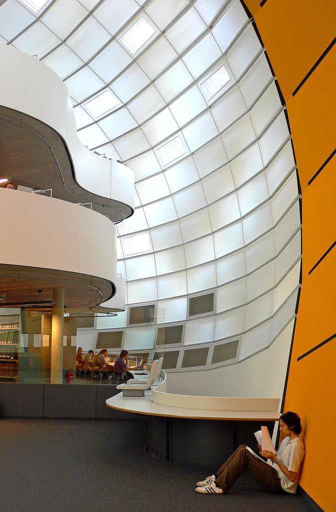诺曼.福斯特---令人惊艳的德国大学图书馆室内设计。_195479746_9ec843fb0a_b.jpg