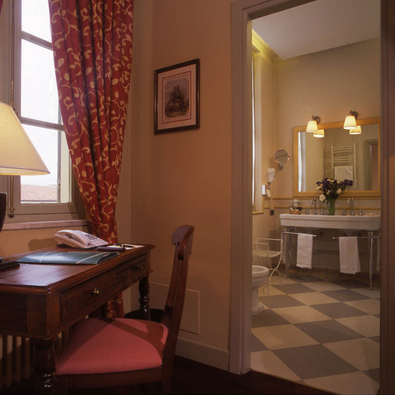 Relais别墅酒店,马蒂尔德,都灵,意大利_0_5_villa_mat_Bagno_ Anticamera_QUADRA.jpg