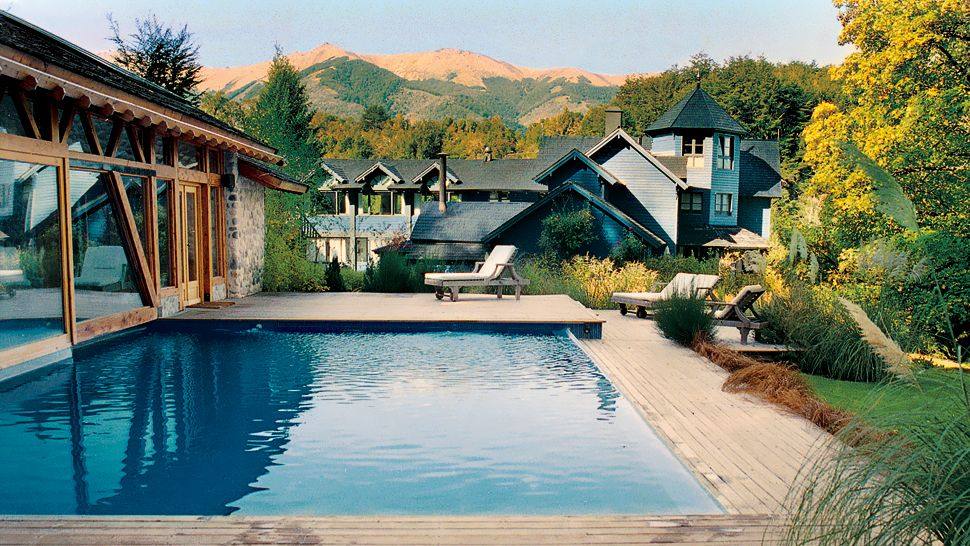 拉斯巴尔萨斯/阿根廷,巴塔哥尼亚,内乌肯_000194-12-pool-exterior.jpg