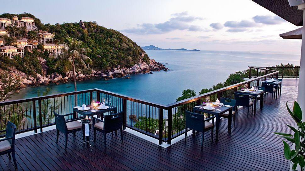 苏梅岛悦榕庄_008440-15-patio-dining-sea-view.jpg