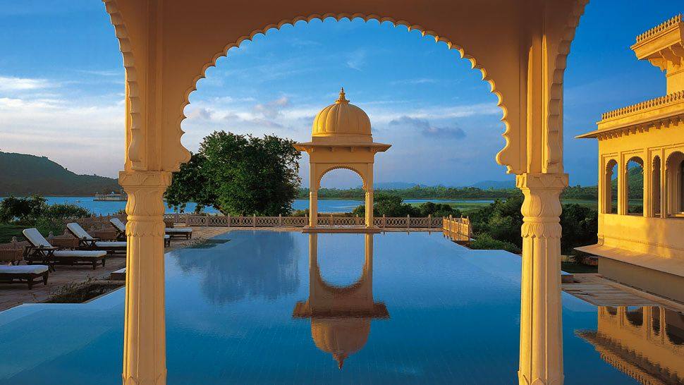 欧贝罗伊Udaivilas,乌代布尔,拉贾斯坦邦,印度_002911-02-outdoor-pool-water-view.jpg