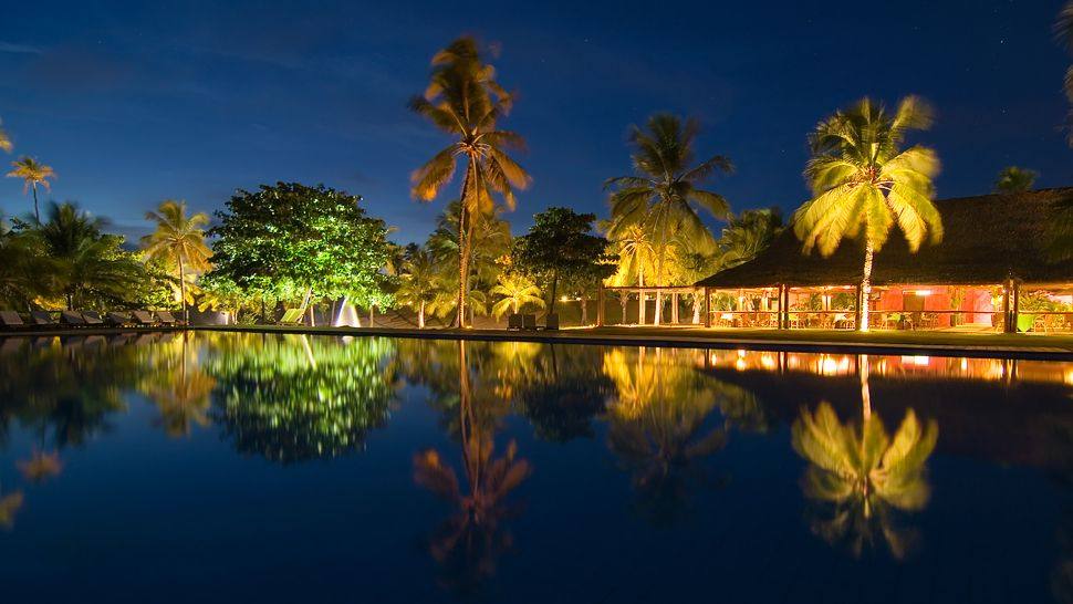 巴西巴伊亚萨尔瓦多-Tivoli生态度假酒店_005908-01-exterior-night-outdoor-pool.jpg