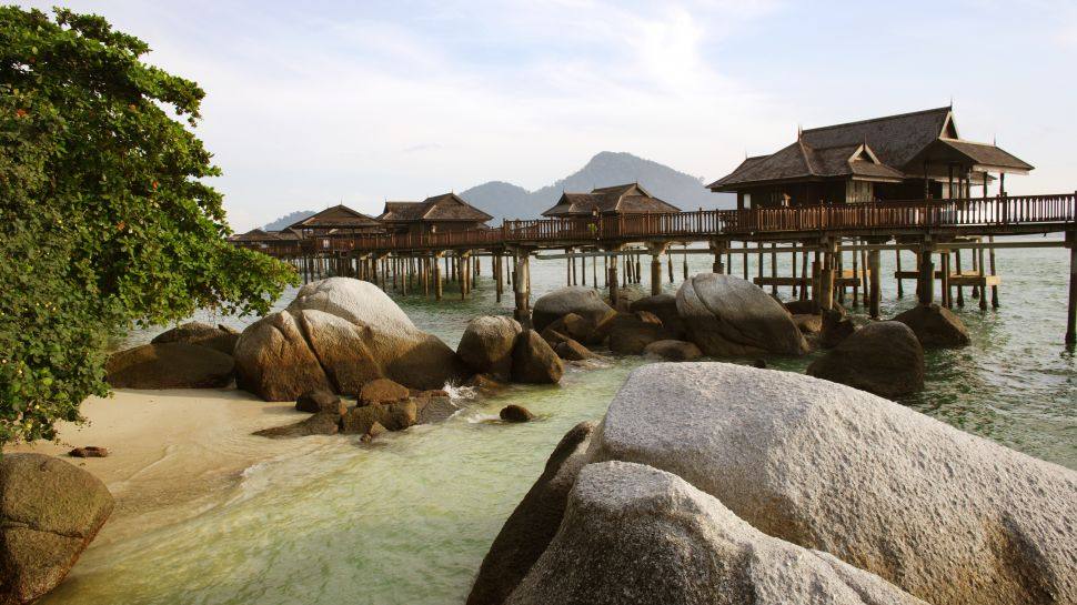 马来西亚绿中海度假村_003162-08-beach-outdoor-villas-daytime.jpg