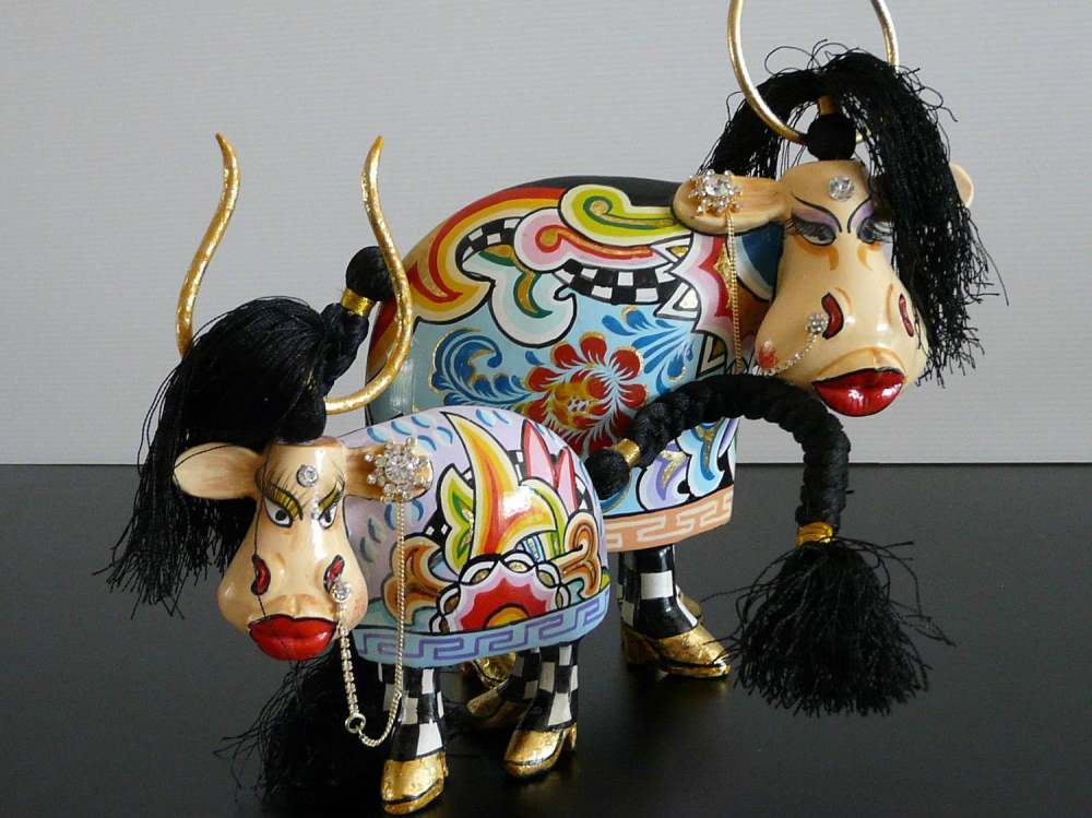 Toms Drag - INFO/汤姆斯_toms-drag-cow-with-horns-s-loretta2.jpg