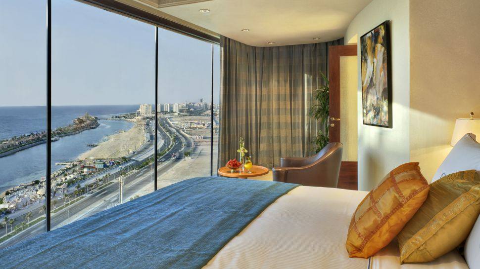 沙特阿拉伯麦加吉达紫檀滨海酒店Rosewood Corniche_002584-04-bedroom.jpg
