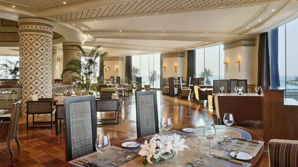 沙特阿拉伯麦加吉达紫檀滨海酒店Rosewood Corniche_002584-09-restaurant.jpg