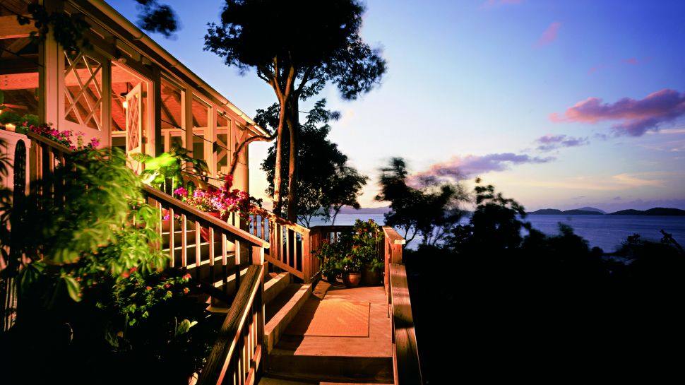 维尔京群岛,圣约翰,Caneel湾紫檀度假村Caneel Bay, A Rosewood Resort_002497-02-exterior-night.jpg