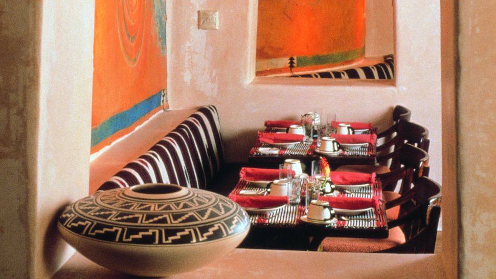 美国新墨西哥州圣达菲,阿纳萨兹酒店Inn of the Anasazi_000039-04-dining-table-area.jpg