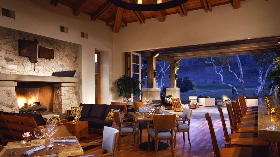 加利福尼亚州圣马丁CordeValle  A Rosewood Resort紫檀木度假村_001334-04-dining-lounge-night.jpg