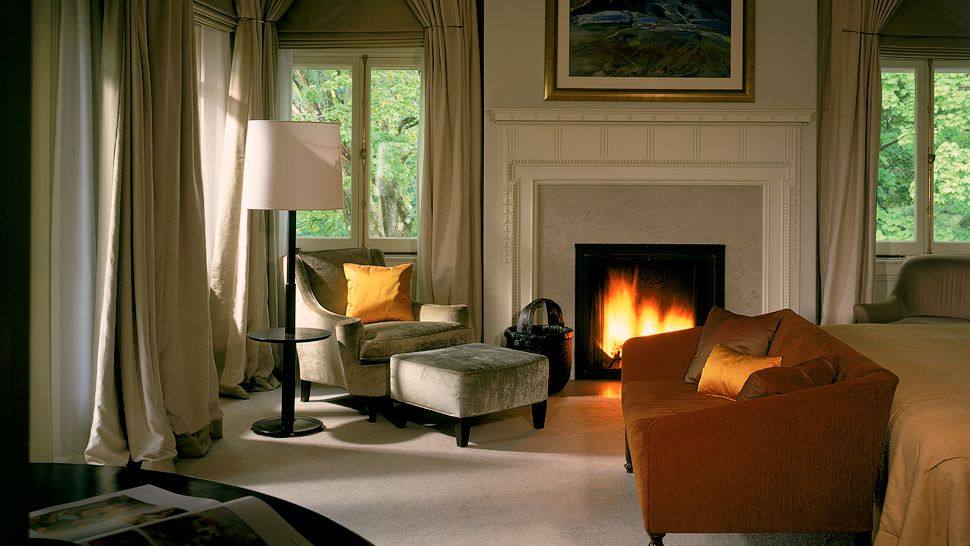 美国麻塞诸塞勒诺克斯wheatleigh酒店_000898-08-guestroom-fireplace.jpg