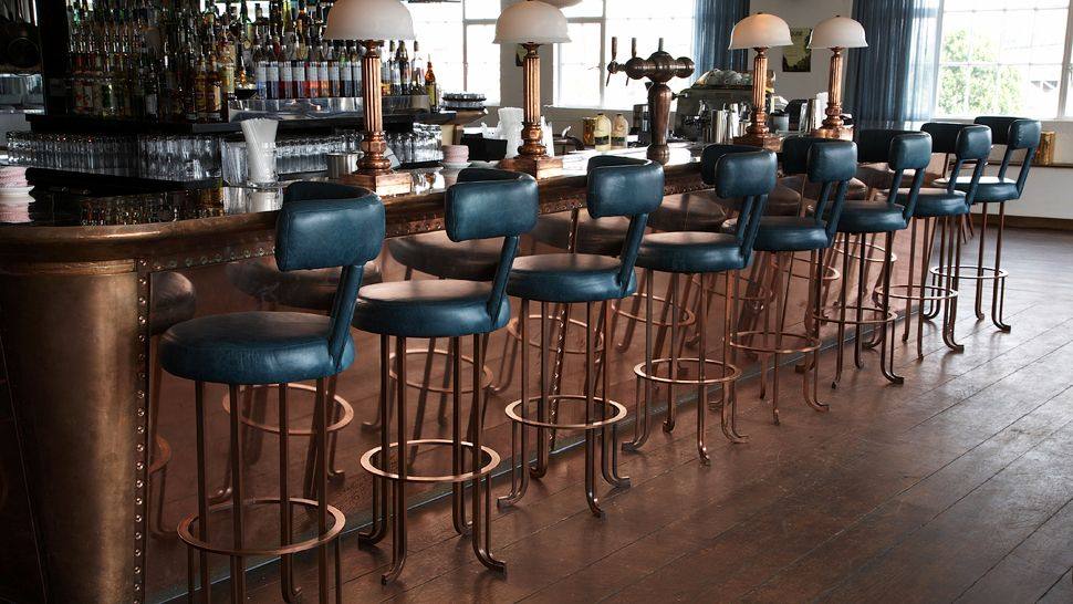 伦敦肖尔迪奇酒店Shoreditch House_007608-13-square-bar.jpg