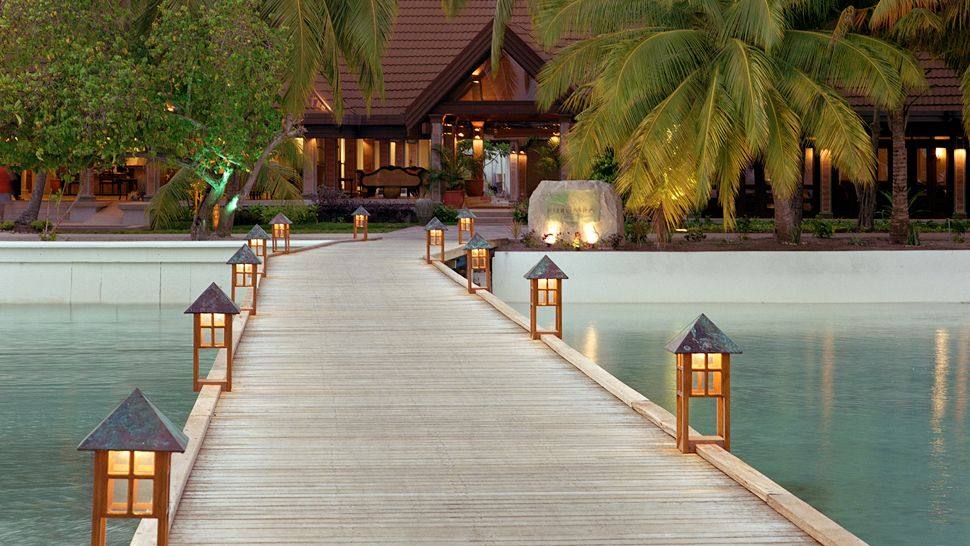 马尔代夫库鲁巴度假村Kurumba Maldives_005571-04-jetty.jpg