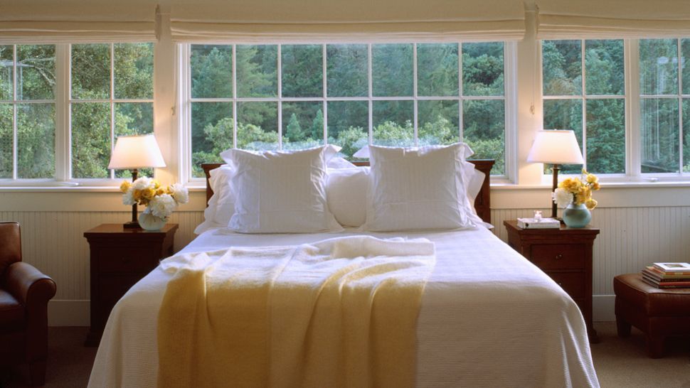 加利福尼亚州圣赫勒拿Meadowood纳帕谷_000111-02-bedrom-forest-view.jpg