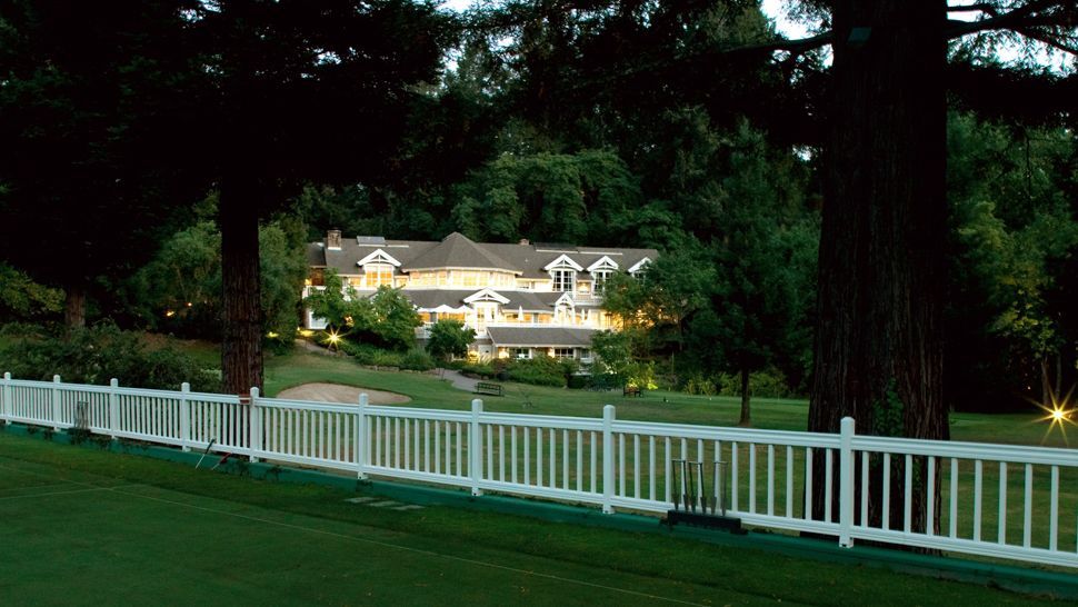 加利福尼亚州圣赫勒拿Meadowood纳帕谷_000111-08-exterior-croquet-lawn-looking-to-clubhouse.jpg