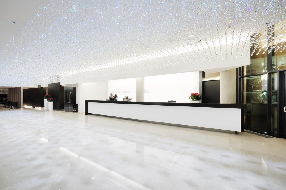 斯洛文尼亚 Gate one hotel_27754324-H1-recepcia 2.jpg