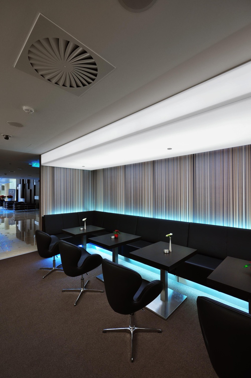 斯洛文尼亚 Gate one hotel_27754361-H1-Lobby bar 2.jpg