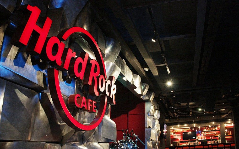 泰国曼谷硬石餐厅门面 Hard Rock Cafe Facade_1311629798-10-hrc-interior-architectkidd-1000x627.jpg