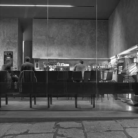 西班牙奥洛特的6T7空间咖啡厅_dezeen_6T7-Espai-Cafe-by-MSB-Estudi-Taller_06.jpg