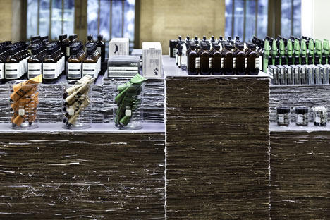 美国纽约伊索中岛_dezeen_Aesop-Grand-Central-Kiosk-by-Tacklebox_05.jpg