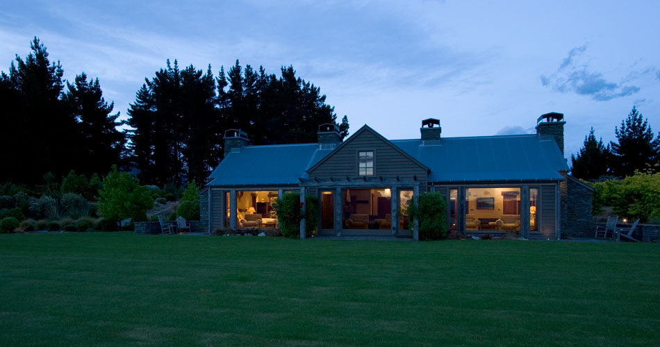 新西兰南岛布兰凯特湾Blanket Bay ,New Zealand ,South Island Queenstown_465-blankey-bay-chalet-suites-night.jpg