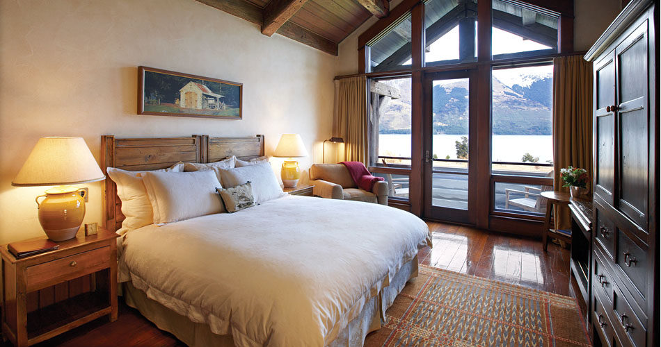 新西兰南岛布兰凯特湾Blanket Bay ,New Zealand ,South Island Queenstown_511-blanket-bay-one-of-six-lodge-rooms.jpg