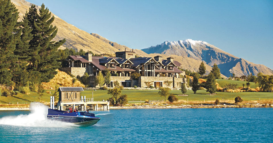 新西兰南岛布兰凯特湾Blanket Bay ,New Zealand ,South Island Queenstown_523-blankey-bay-sunshine-boat.jpg