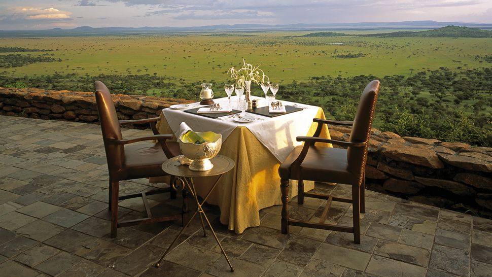 坦桑尼亚塞伦盖蒂,辛吉塔格鲁梅蒂酒店Singita Grumeti Reserves_003362-11-verandah-dinner.jpg