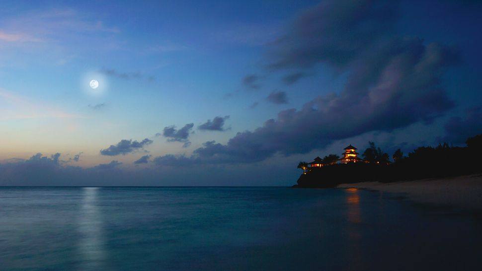 加勒比海英属维尔京群岛内克尔岛Necker Island_004746-23-beach-night-moon-scape.jpg