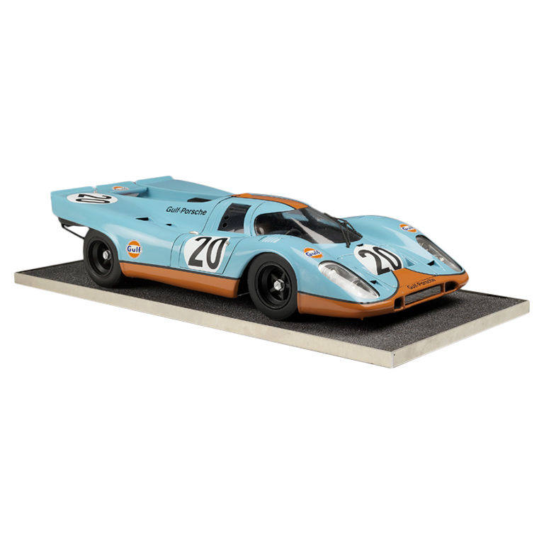 （国外精品陈设单品）男人心中的“最美”_Kerbside model of a \'Gulf\' Porsche 917.jpg