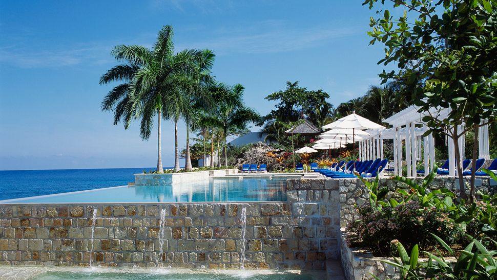 牙买加蒙特戈贝round hill hotel&villas Montego Bay, Jamaica_001504-07-outdoor-pool-oceanview.jpg