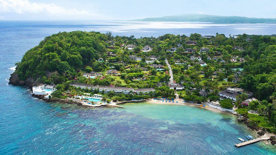 牙买加蒙特戈贝round hill hotel&villas Montego Bay, Jamaica_001504-13-aerial.jpg