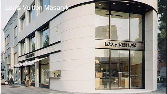 Louis Vuitton 路易威登 全球旗舰店 Ⅲ_xKvO97jnMg==_QYmzTXsVsAW1.jpg