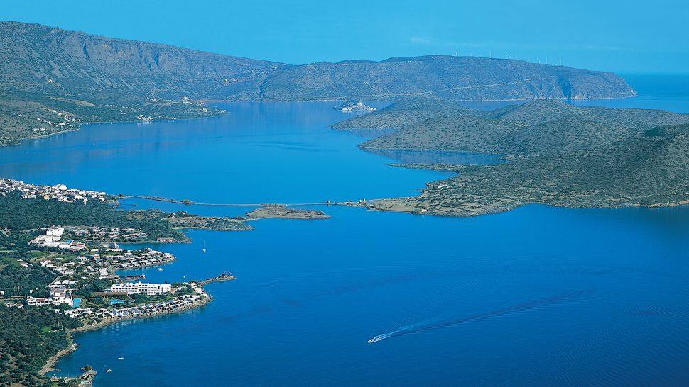 希腊克里特岛伊罗达海滩酒店Elounda Beach Hotel_003014-13-aerial.jpg