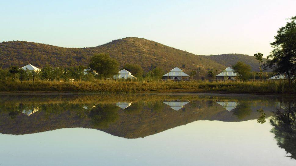 Jean Michel Gathy-安缦印伽 Aman-i-Khás_002688-10-Tents-reflections.jpg