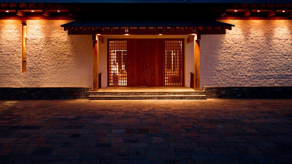 Kerry Hill-不丹王国安缦喀拉 Amankora_002686-01-entrance-nght.jpg